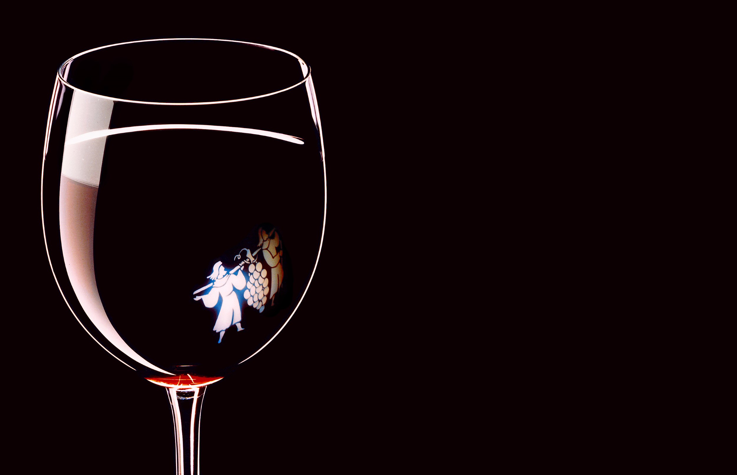בצילום כוס היין היה רק רמז אדום בתחתית הכוס, משרד פרסום: מקאן אריקסון, צלם מנחם רייס קריאיטיב דירקטור אורי שלזינגר.